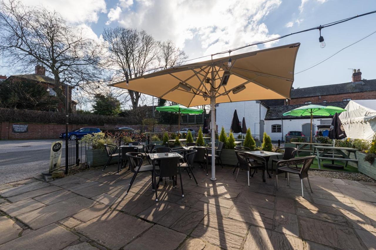 ホテル The Littleton Arms ペンクリッジ エクステリア 写真